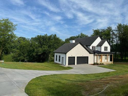 Mount Juliet House | Luxury Home 4B, 3B Sleeps 18 25min to Nashville