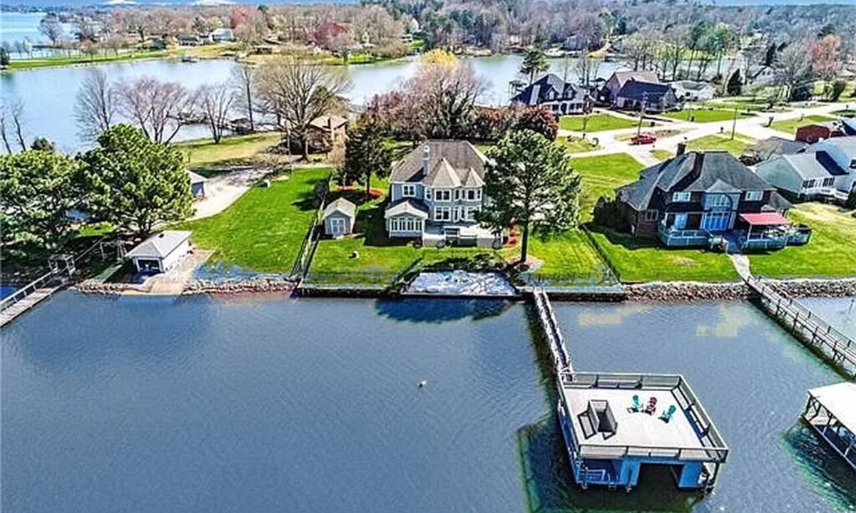 Lake Norman of Catawba House | Luxury Lake Norman waterfront estate