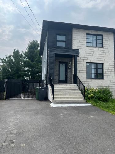Drummondville Villa | Luxurya