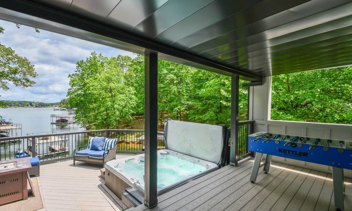 Dawsonville House | Magnificent Views family friendly dock kayak hot tub near wineries & outlet mall