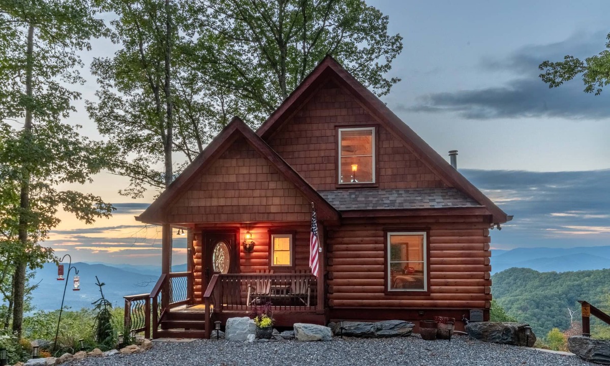Whittier Cabin | Majestic Views-Hot Tub - Views - Gas Firepit -4WD-AWD
