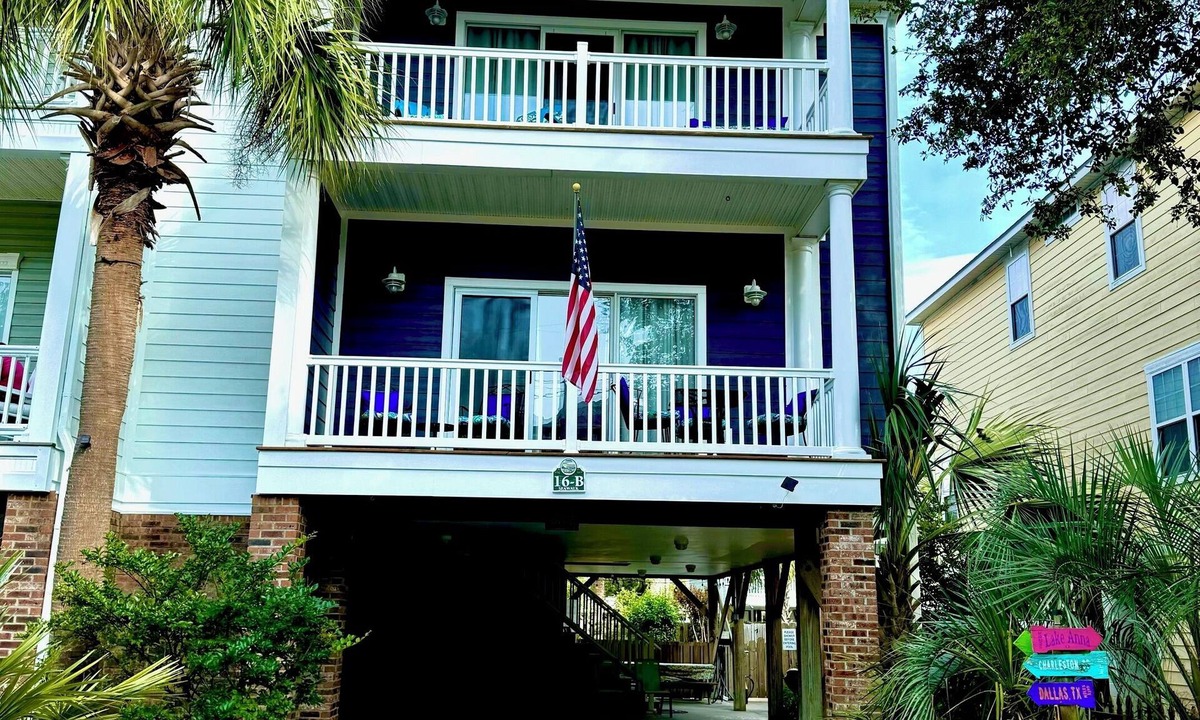 Surfside Beach House | Make memories in this spacious home, short walk to the beach and Surfside Pier.