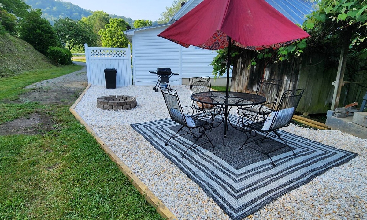 Mountain City House | Mamaw’s Place-Cozy Farmhouse in Mtn City TN-Near Boone, Damascus and Doe Mtn