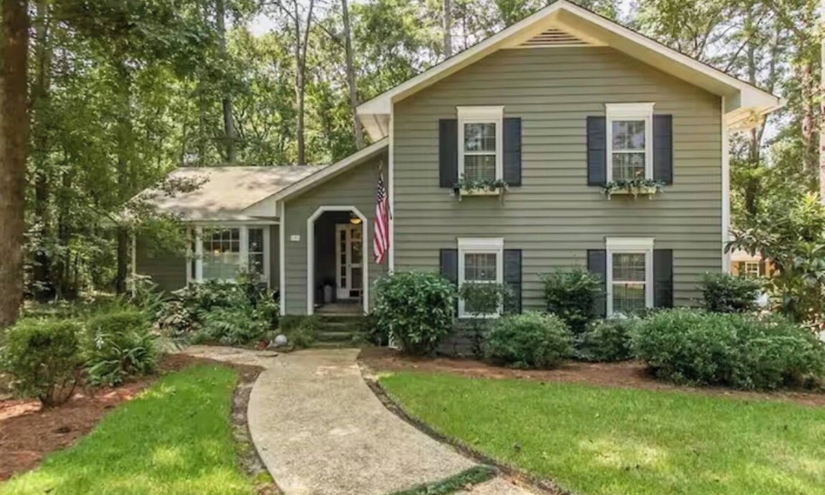 Martinez House | Masters Rental 3.5 miles from the Augusta National