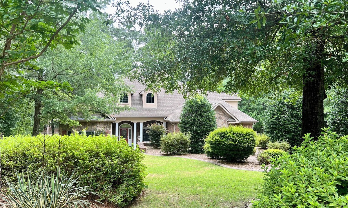 Aiken House | Masters Week Golf Estate/6 Bedrooms/Sleeps 12/Fire Pit & Outdoor Living