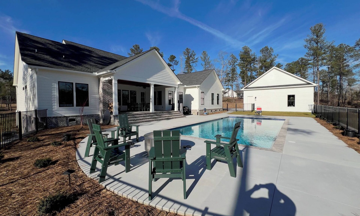 Appling House | Masters Week Luxury Home > Pool + Outdoor Living > Sleeps 12 Near Augusta