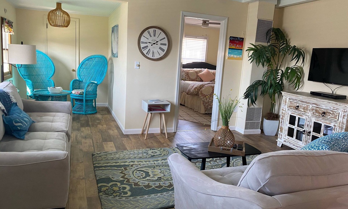 Cherry Grove Beach Apartment | Meander on Up - 2nd floor beach house! steps to the beach