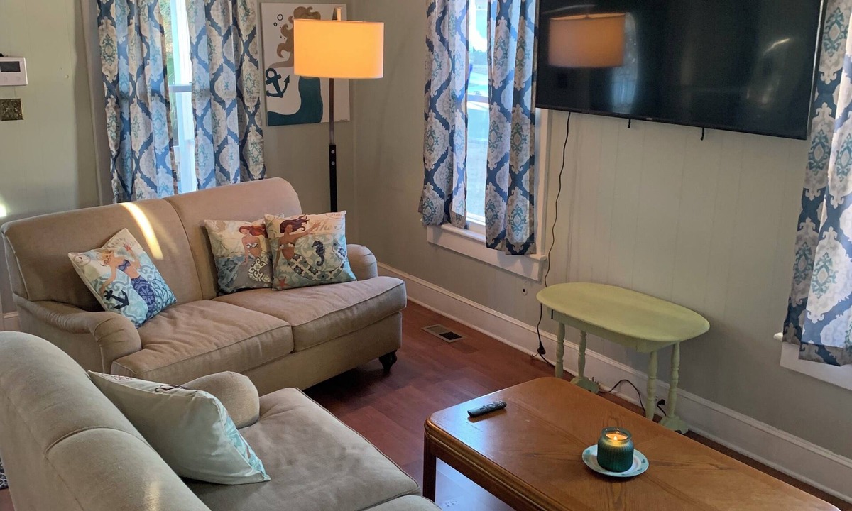 Bayview House | Mermaid's and Mutts Retreat - 30 Day Listing
