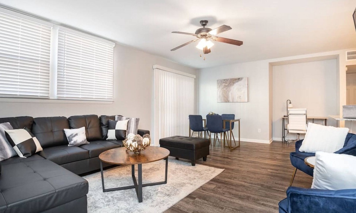Sugar Creek Apartment | Modern 1 Bedroom Apartment - 5 Mins to Noda