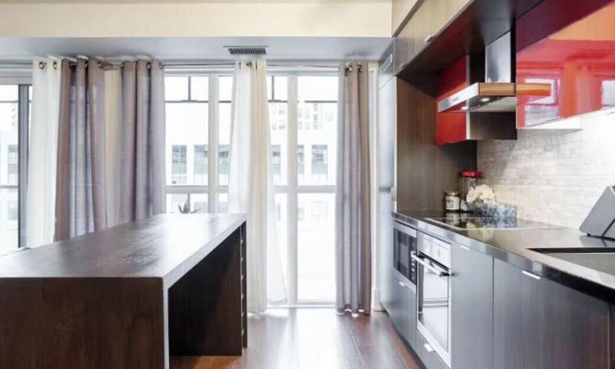 Downtown Toronto Apartment | Modern 1BR Toronto Retreat with Balcony & Workspace