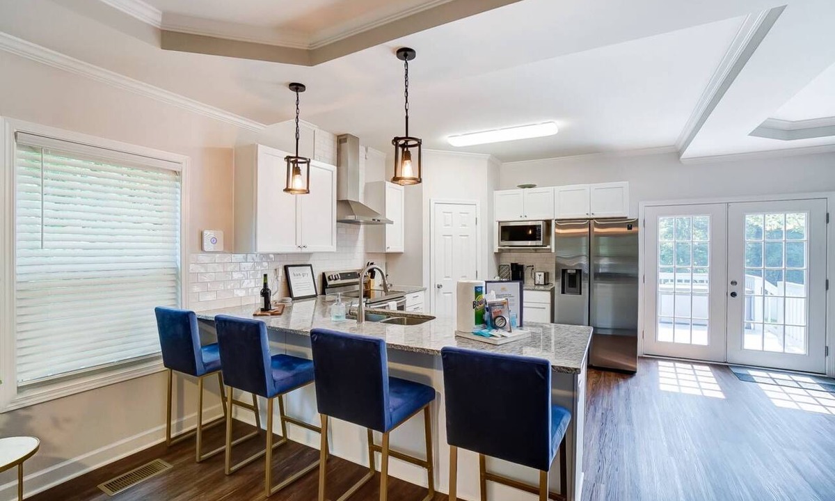 Ponderosa - Wingate House | Modern 3bed/2bath House near Charlotte Uptown and airport!