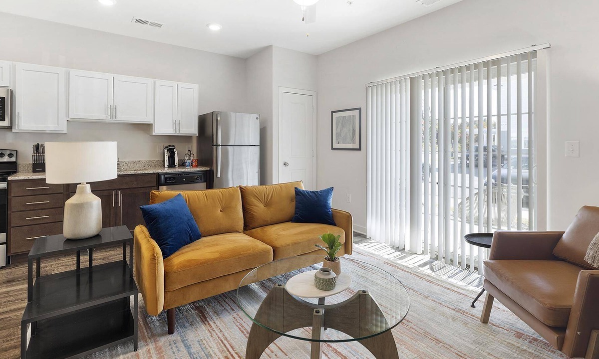 Suffolk Apartment | Modern Apartment in Prime Location (ID4693X56)