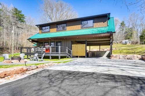 Tallassee House | Modern Cabin w/Hot Tub: Near Tail of the Dragon!