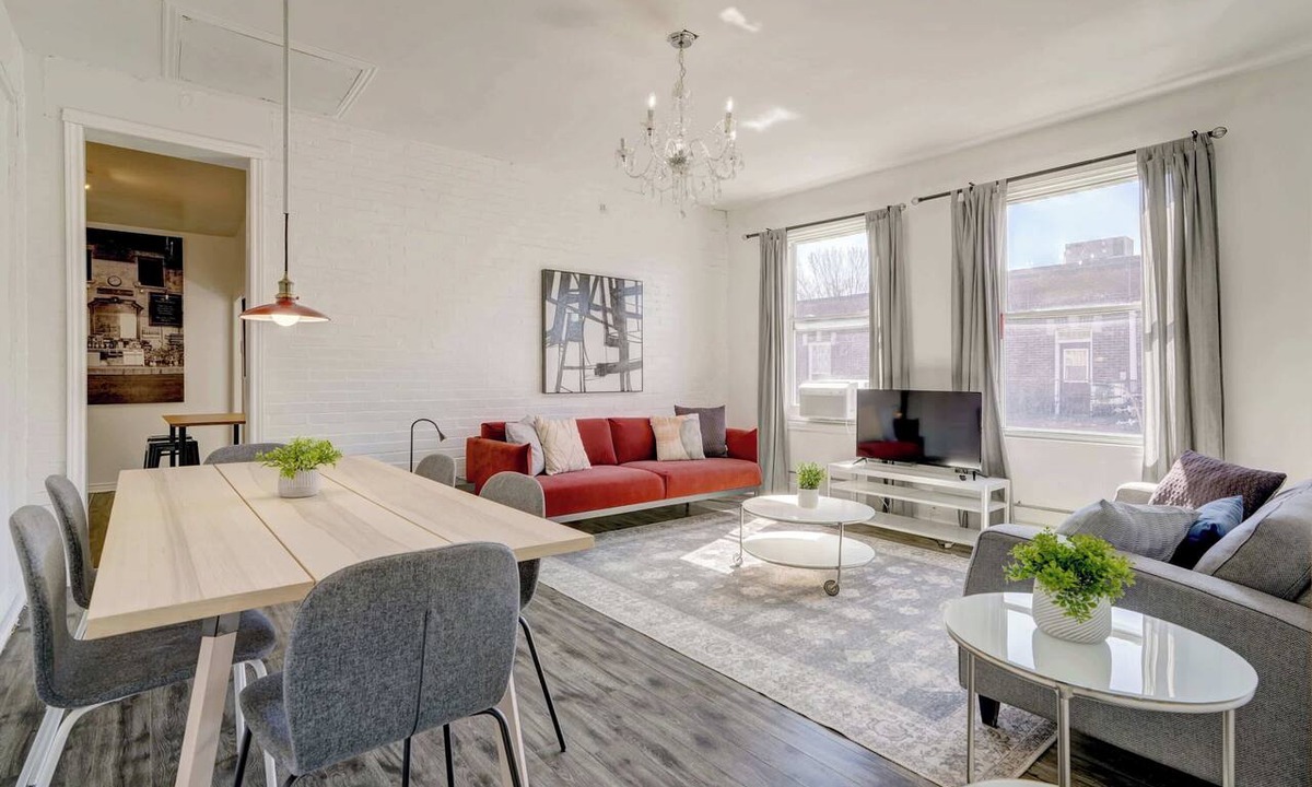 Plateau Mont Royal Apartment | Mont-Royal Apartment Near Cafés & La Fontaine Park