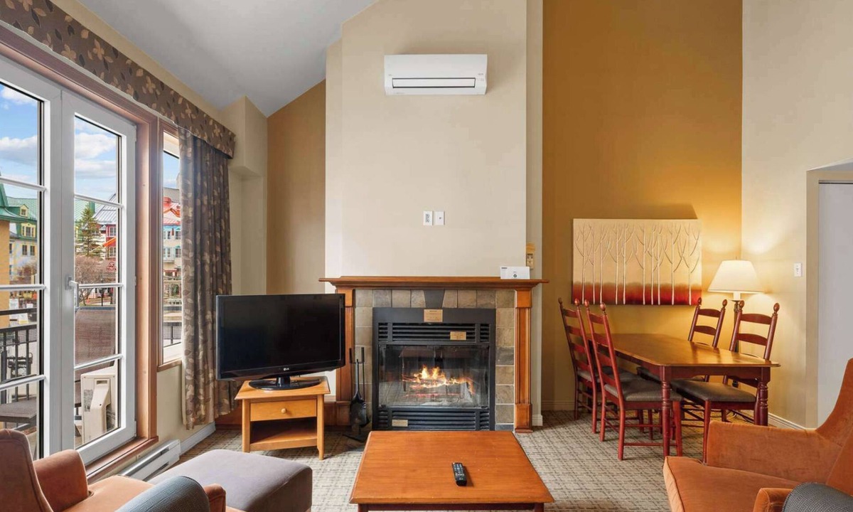 Mont-Tremblant Pedestrian Village Condo | Mont-Tremblant - Le Johannsen 413
