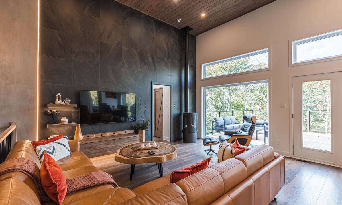La Conception Ski Chalet | Mountain Chalet: Sauna, Hot Tub & Fire Pit