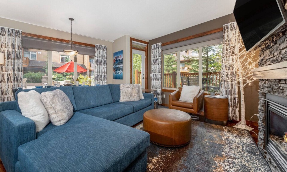 Canmore Condo | Mountain Memories - Luxury Condo - Outdoor Pool, Hot Tub & Sauna