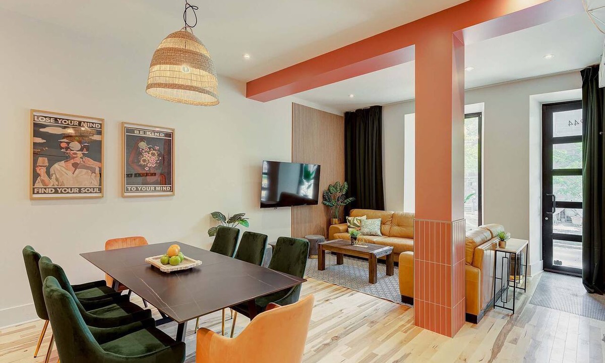 Plateau Mont Royal Apartment | MTLVR #18 | almost ground floor, Plateau, A/C