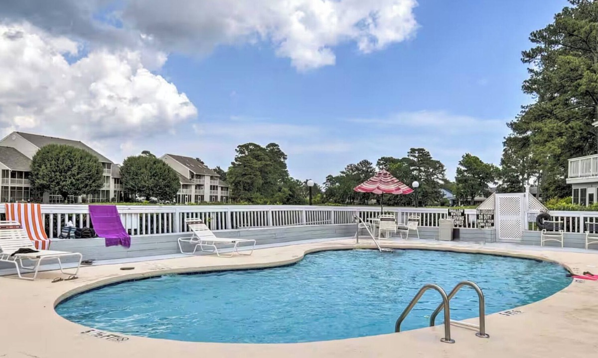 Little River Condo | Myrtle Beach Area: Poolside, 3.5 miles to beach, newly renovated, ground floor