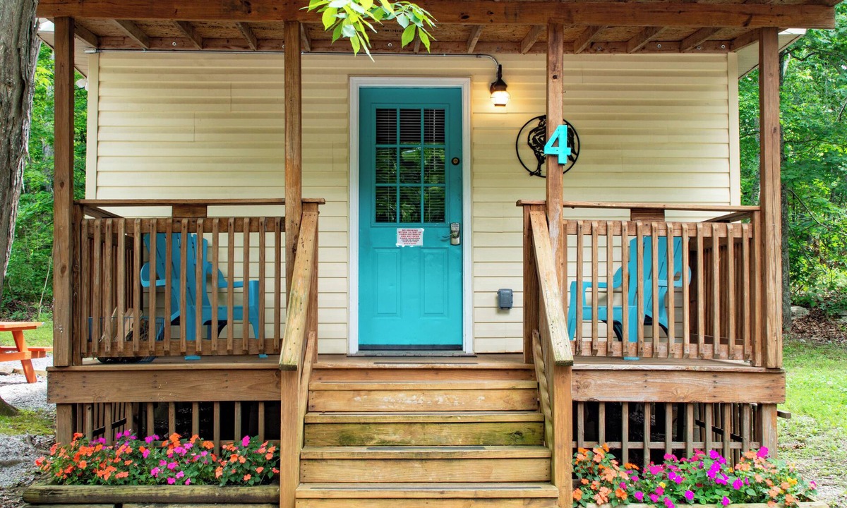 Kedron Cabin | Nashville, Franklin, Brentwood, Spring Hill - Rustic Cabin 4 CAMPERS RV PARK