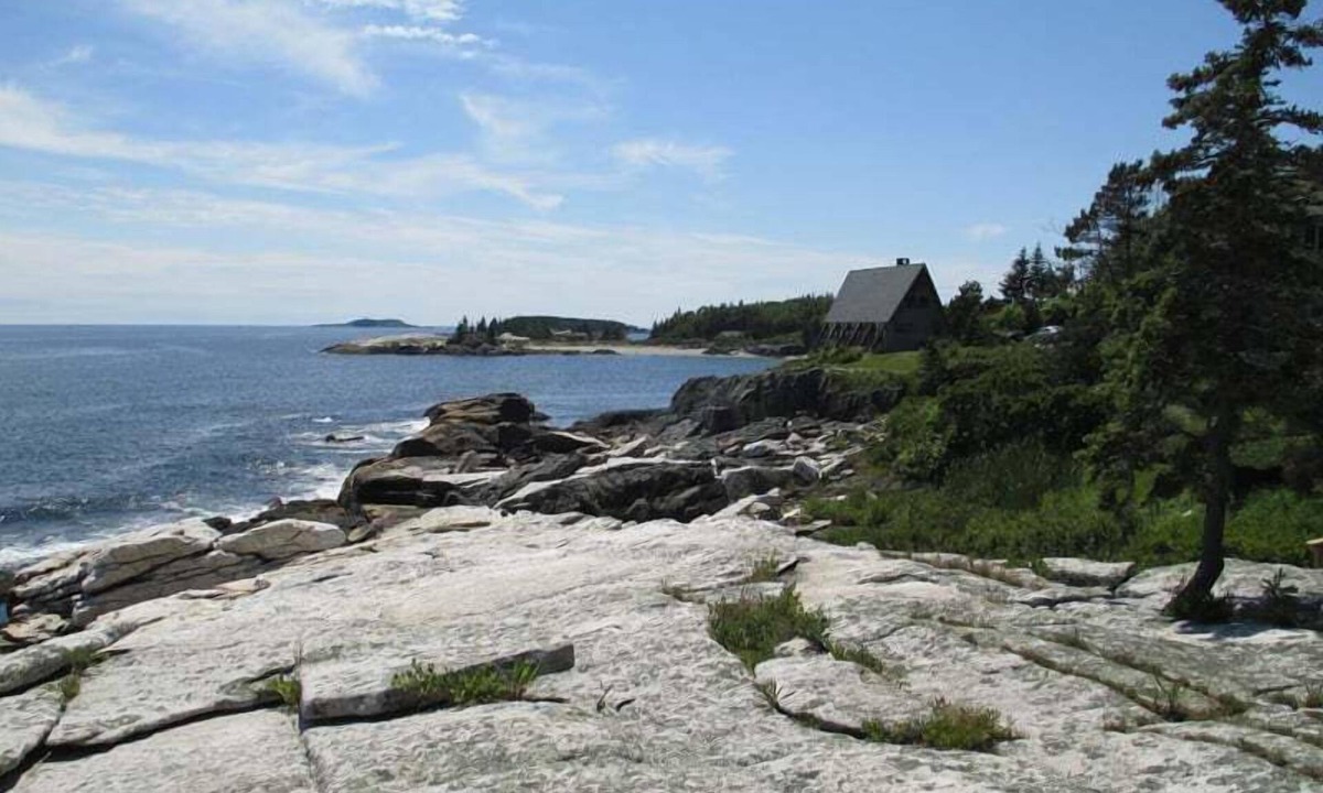 Georgetown Cottage | Nautica: Cozy 2 Bedroom Waterfront Retreat in Georgetown, ME, perfect for family or couples.
