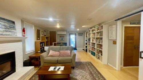 Blacksburg Apartment | Near downtown with hot tub sleeps seven