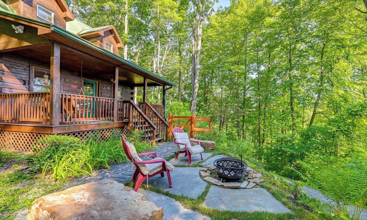 Bryson City Cabin | Near Hikes & River! Pet-Friendly Bryson City Haven
