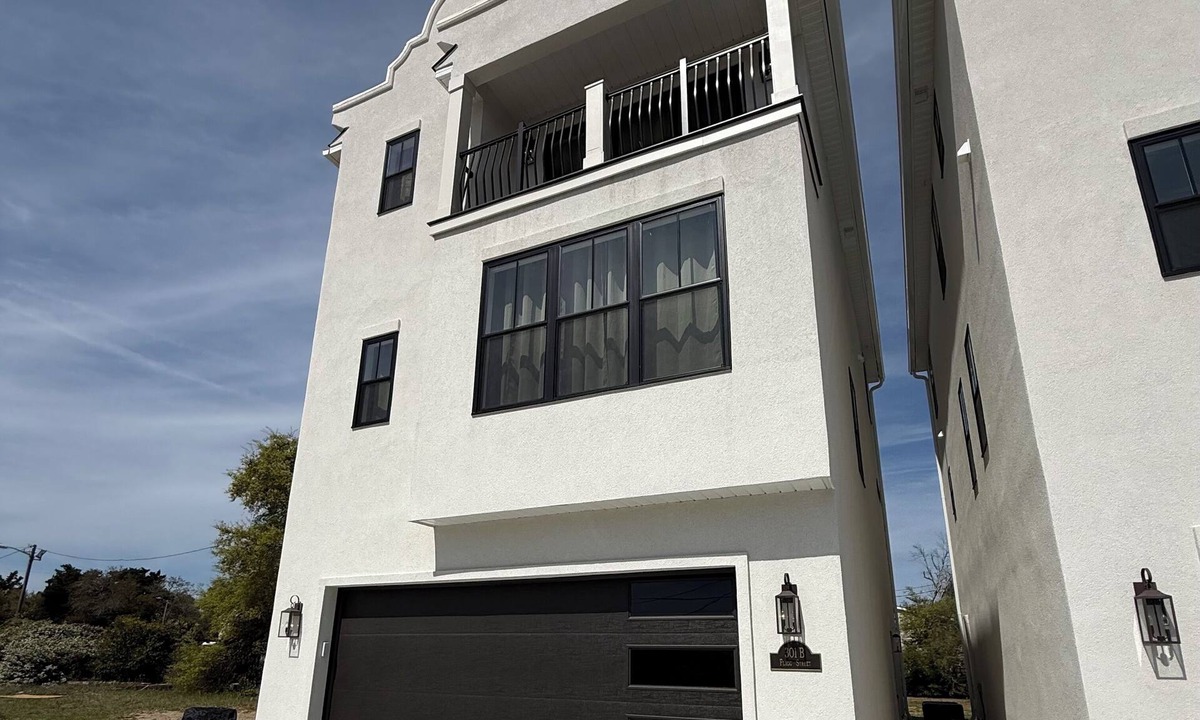 Downtown Myrtle Beach House | New cozy 5-bedroom home centrally located, steps to the beach and boardwalk!