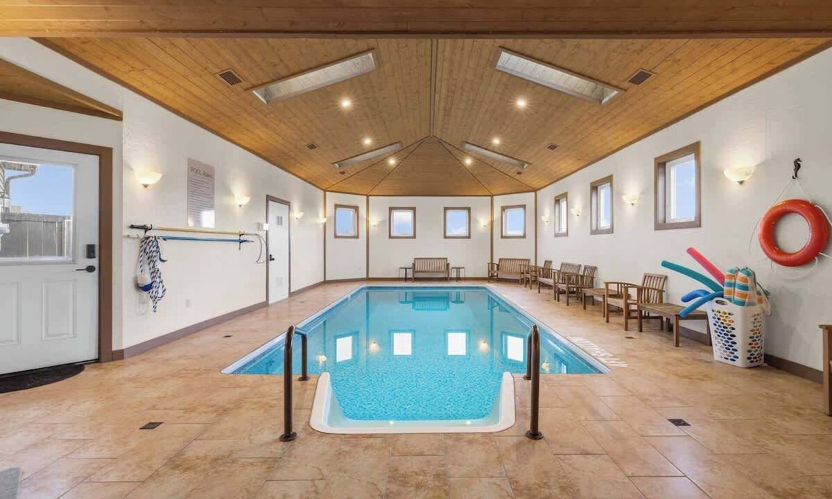 New Glasgow House | New Glasgow Pool House - Indoor Pool - Sleeps 14