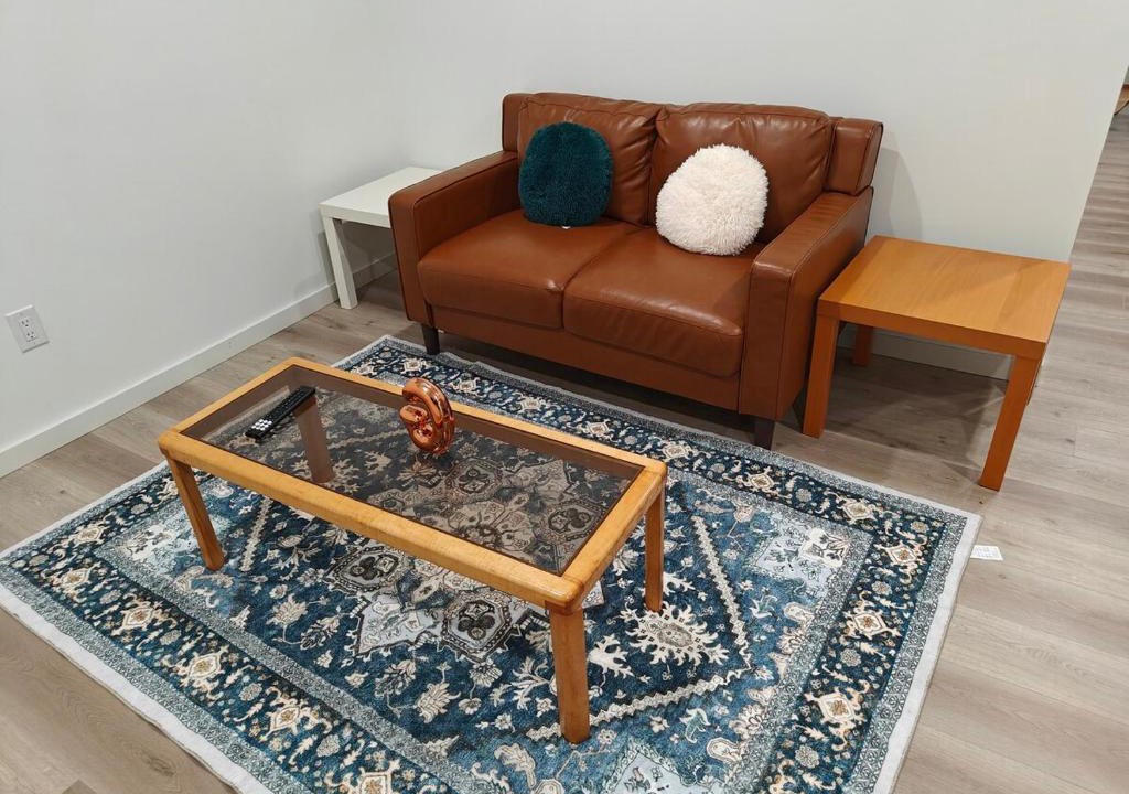 Transcona Apartment | New Haven- 2-Bedroom Suite