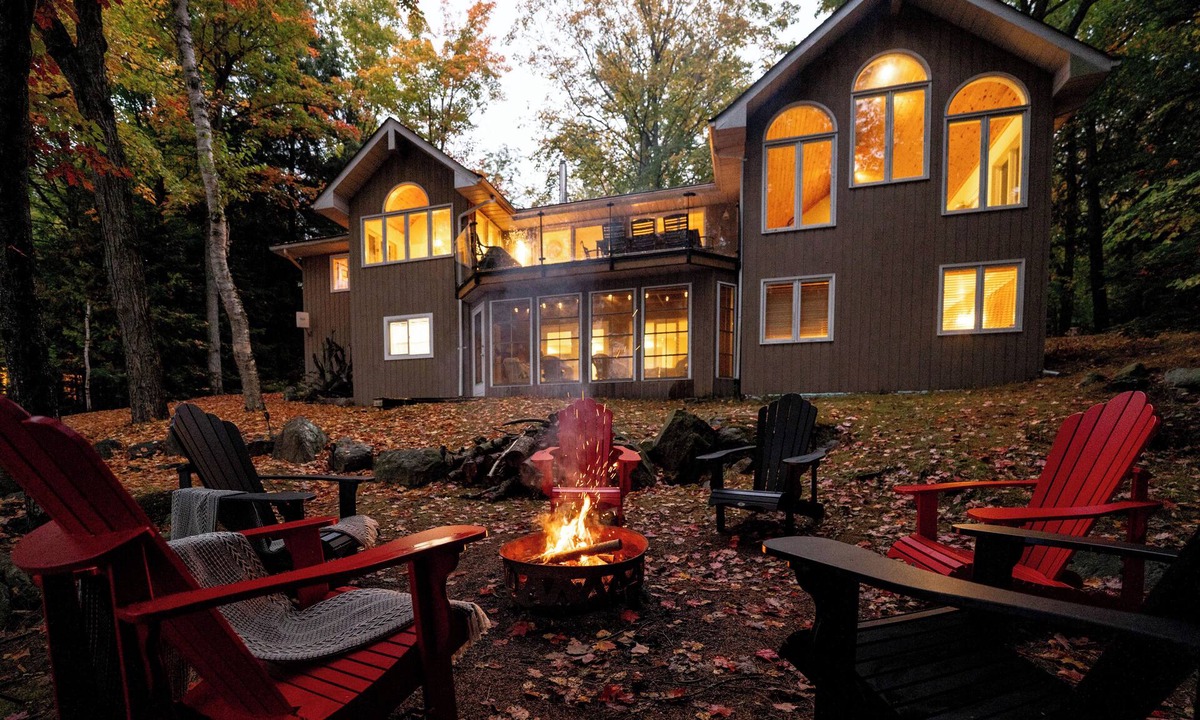 Haliburton Cottage | NEW! Modern Lake House - 5 min to Haliburton