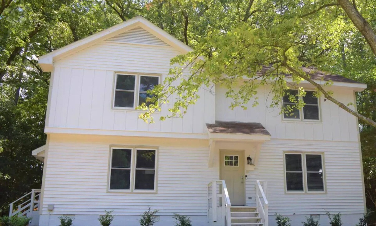 North Raleigh House | Newly Remodeled 2 BR Townhome