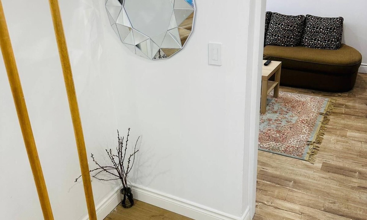 Richmond Hill Apartment | Newly renovated, laundry, separate entrance