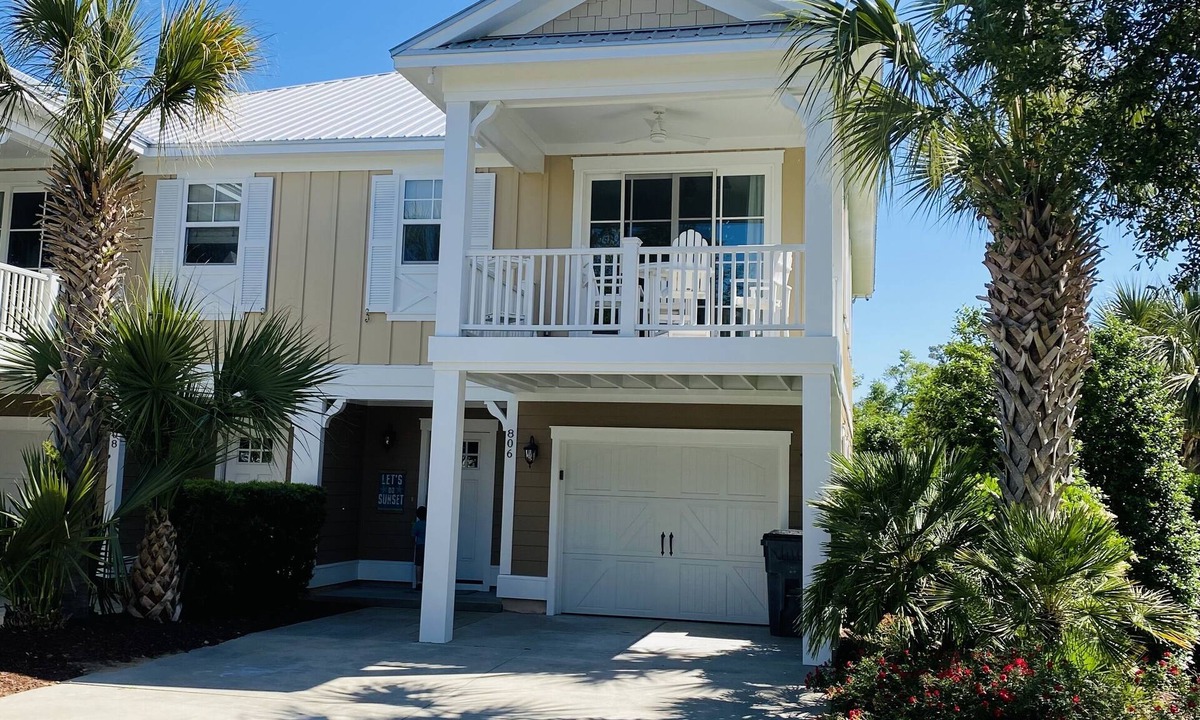 Windy Hill House | North Beach Resort Townhouse - pools, hot tubs & beach. A family paradise!