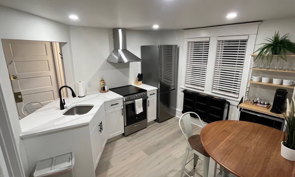 Winnipeg Apartment | Norwood Flat - Penthouse. Walk to parks, restaurants and St. Boniface hospital.