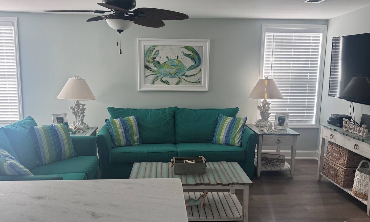 Surfside Beach House | Ocean Lakes Beach House Free Golf Cart Sleeps 6 August Deals