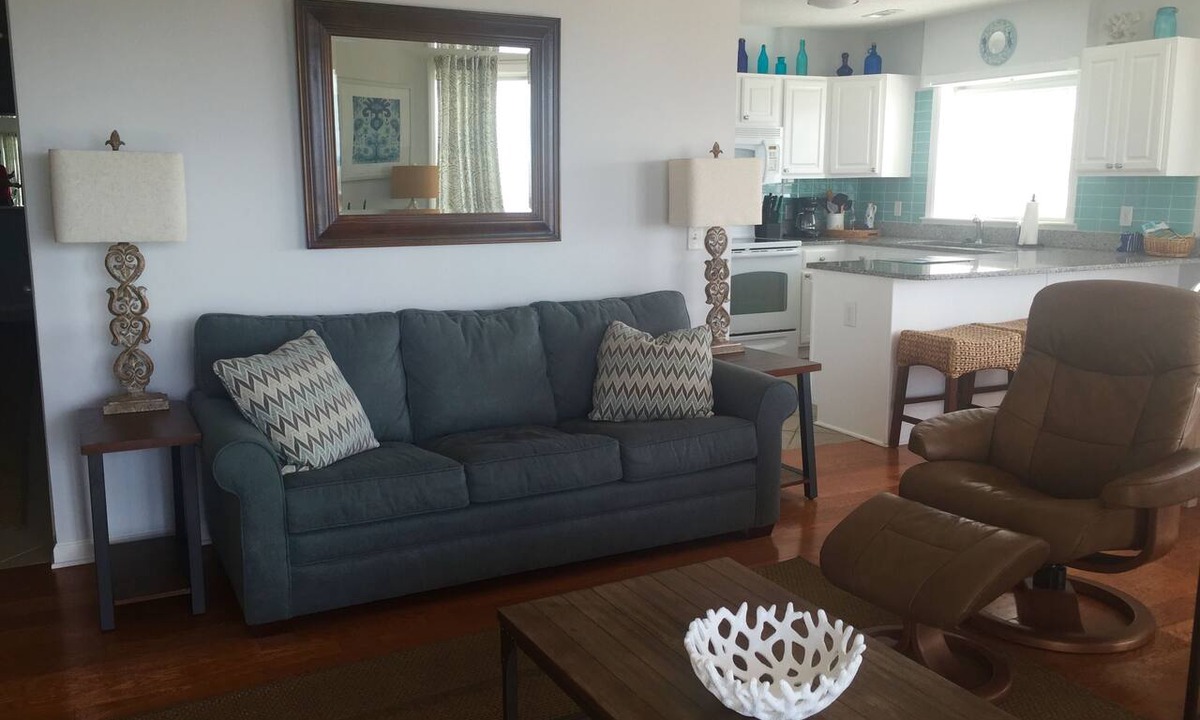 Ocean Isle Beach Condo | Oceanfront 4 Bedroom Corner Condo - Sunday-Sunday rental in peak season!