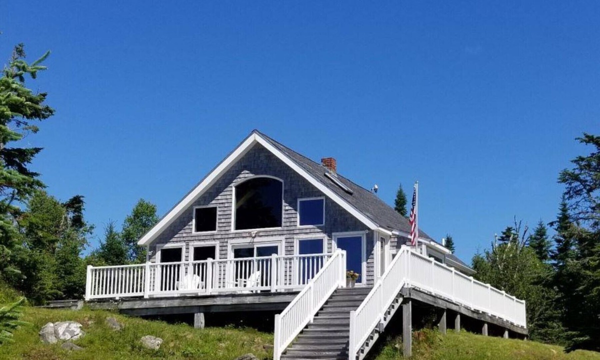 South Addison Cottage | Oceanfront Cottage Perfect for Summer Coastal Adventures