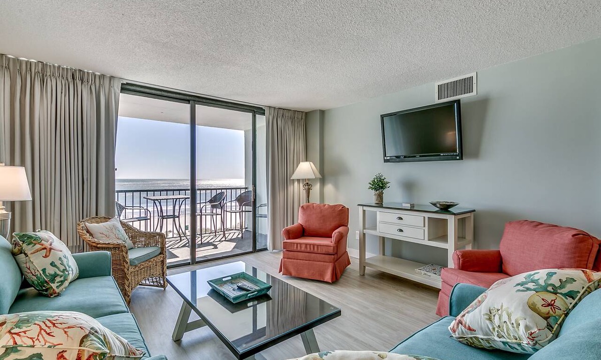 Myrtle Beach Condo | 🌊Oceanfront | Great Views | Awesome Amenities | Carolina Dunes 306🌊