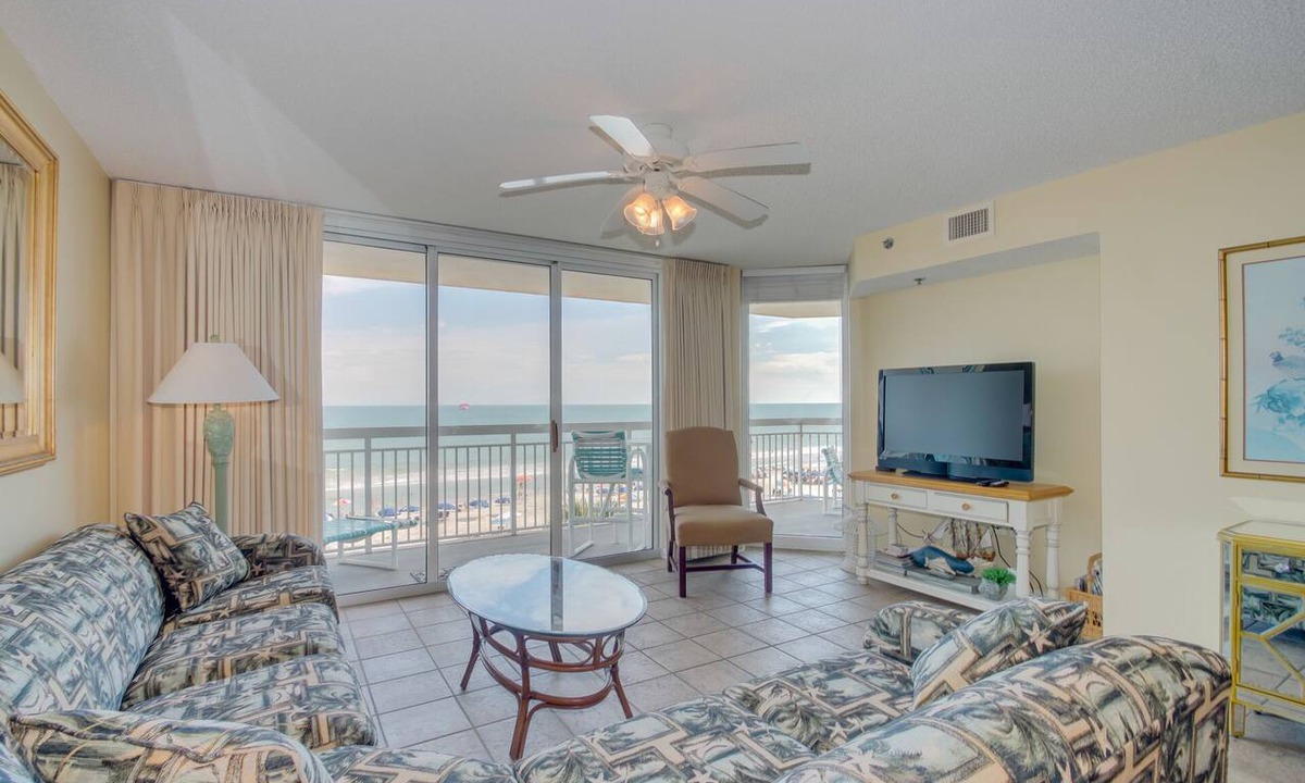 Crescent Beach Condo | Oceanfront luxury condo and great amenities + Free Attraction Tickets!
