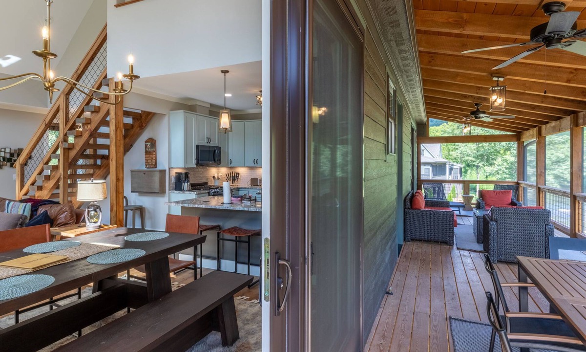 Cullowhee House | Ohiolina on the River - Stunning Home Located on the River and Close to WCU!