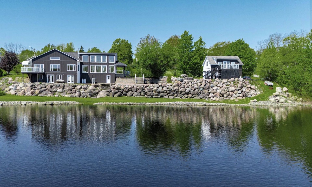Gagetown Apartment | On The Rocks Gagetown Serenity gorgeous waterfront on the Saint John River