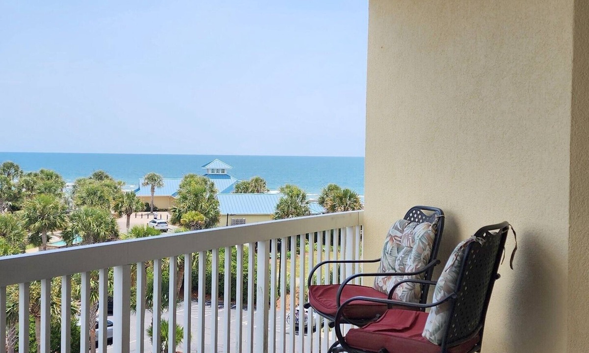 Litchfield by the Sea Condo | Paget 403 Features Oceanside Views of Pool & Clubhouse
