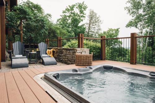 Mont-Tremblant Ski Chalet | Panache 784 Hot tub Walk to Ski-in Ski-out