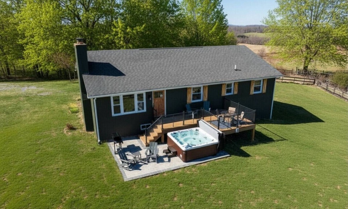 Raphine House | Panoramic Mountain Views + Private Hot Tub — Your Ultimate Shenandoah Valley Escape