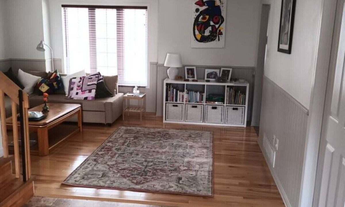 Aylmer House | Peaceful 4BR Home/Charming Backyard/Aylmer