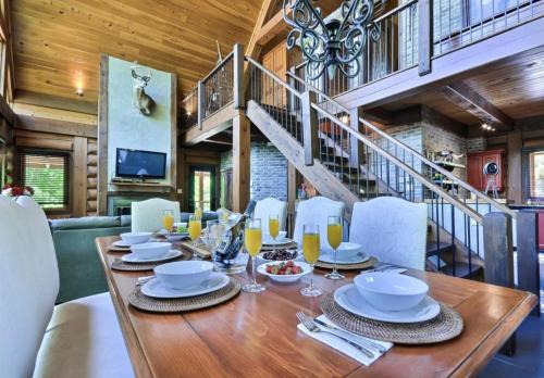Mont-Tremblant Ski Chalet | Peaceful Log-Style Chalet with hot tub
