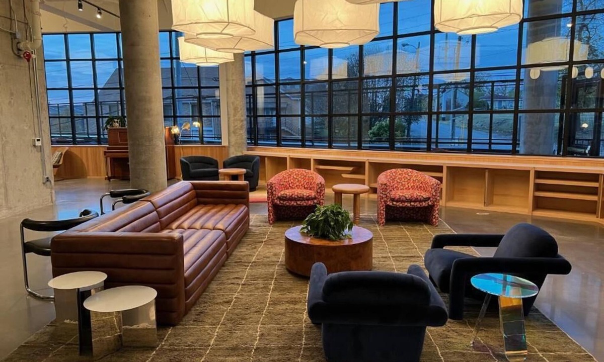 East Nashville Hotel | Perfect for Exploring East Nashville's Lively Eateries, Galleries and Music!