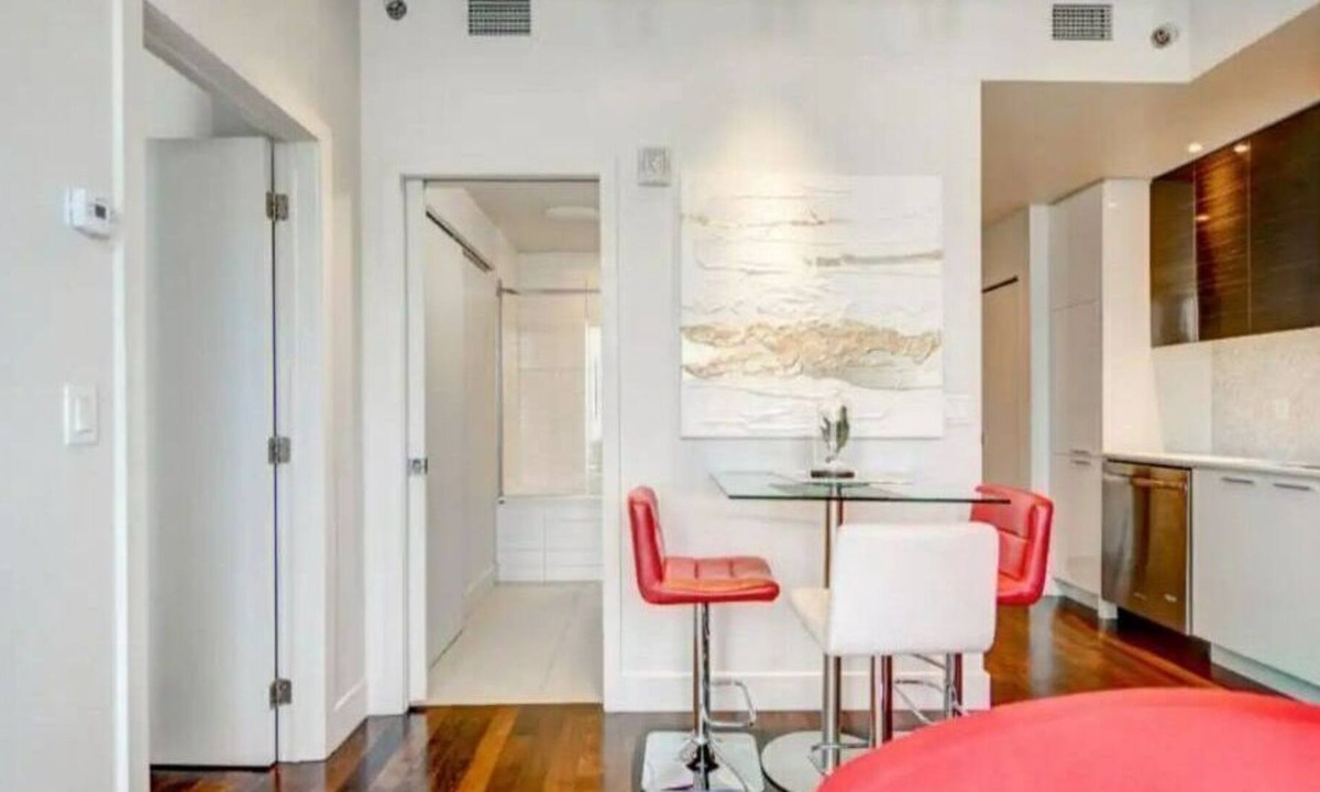 Cite Multimedia Apartment | Perle Tout Équipée Avec Vue, Balcon et Wi-fi Vieux-montréal et Centre-ville