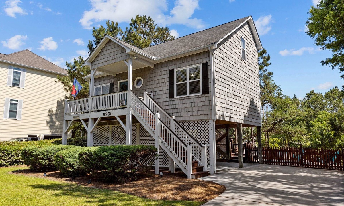 Emerald Isle House | Pet Friendly, Oceanside Interior Home Private Pool, Golf Cart, and Easy Access.